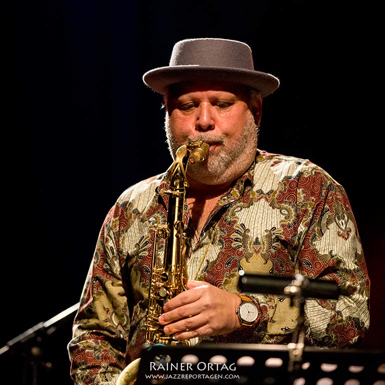 Tony Lakatos mit dem Jasper van't Hof Quartet im Theaterhaus Stuttgart 2017