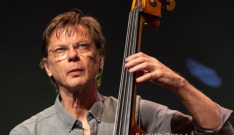 Tony Overwater mit dem Rembrandt Frerichs Trio bei der jazzahead! 2021