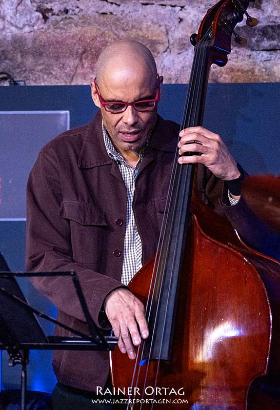 Ugonna Okegwo mit dem Wayne Escoffery Quartet im Jazzkeller Esslingen 2022