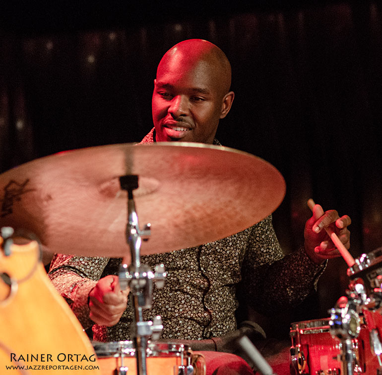 Ulysses Owens Jr. mit dem Christian McBride Trio im Jazzclub Bix 2013