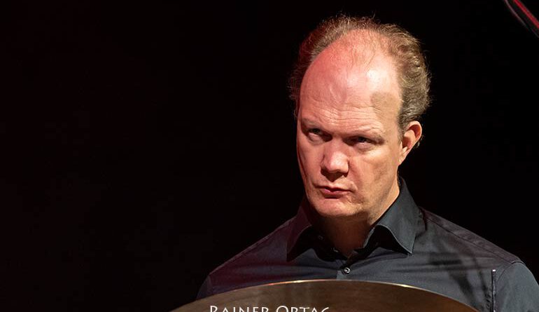 Vinsent Planjer mit dem Rembrandt Frerichs Trio bei der jazzahead! 2021