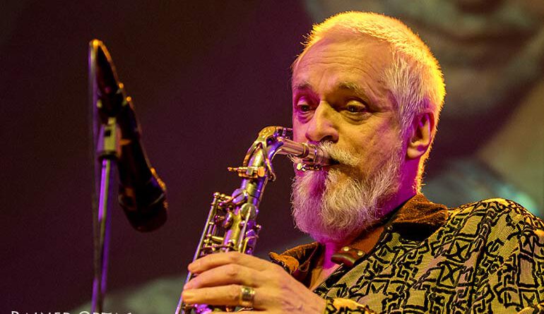 Wolfgang Puschnig beim Gedenkkonzert für Herbert Joos im Theaterhaus Stuttgart 2020