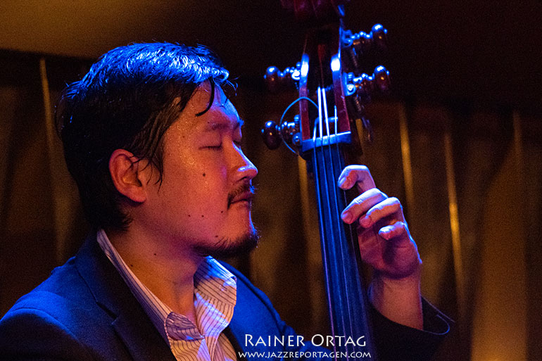 Yasushi Nakamura mit Christian Sands im Jazzclub Bix Stuttgart 2018