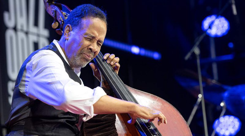 Stanley Clarke bei der jazzopen Stuttgart 2022