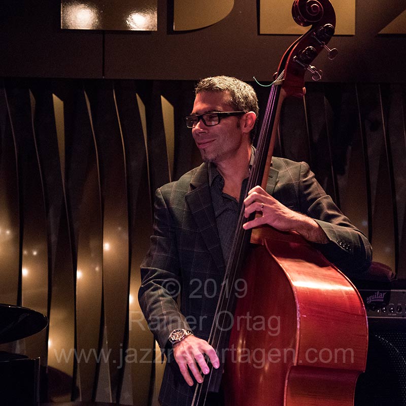 Harold López-Nussa Trio – "Un Día Cualquiera" im Jazzclub Bix Stuttgart 2019