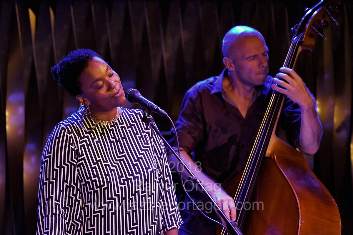 Indra Rios-Moore bei den jazzopen Stuttgart 2018 im Jazzclub Bix