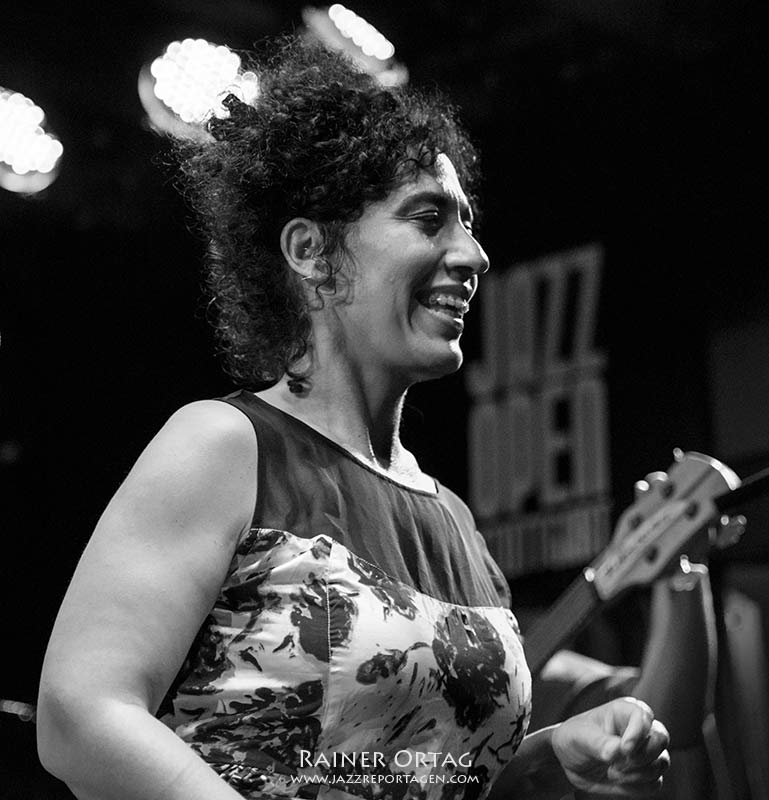 Julia Biel im Jazzclub Bix bei der jazzopen Stuttgart 2019