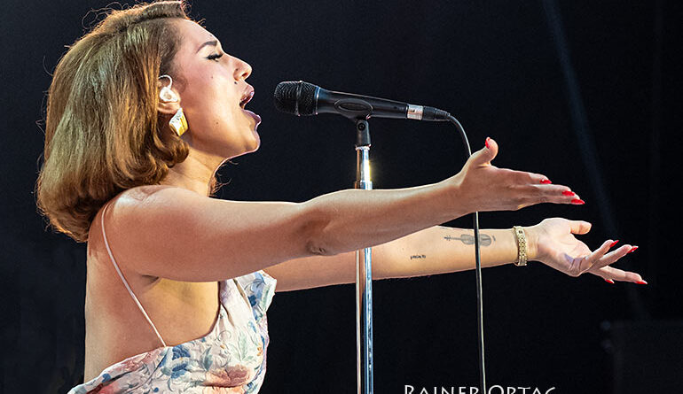 RAYE am Schlossplatz - jazzopen Stuttgart 2025